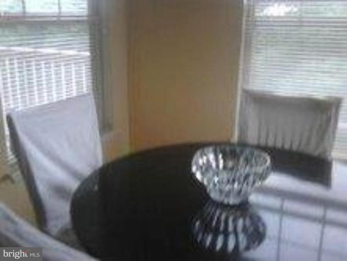 1727 Ascot Way, Unit 1727I Reston, VA 20190 - Photo 4 of 10 Dining area