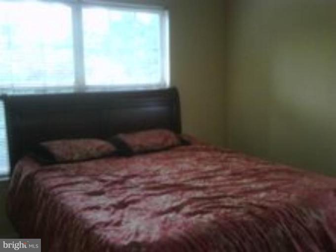 1727 Ascot Way, Unit 1727I Reston, VA 20190 - Photo 7 of 10 Master bedroom