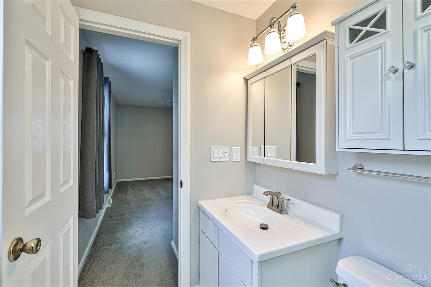 1541 Oldbridge Road Cincinnati, OH 45230 - Photo 18 of 39 Gallery Image 18