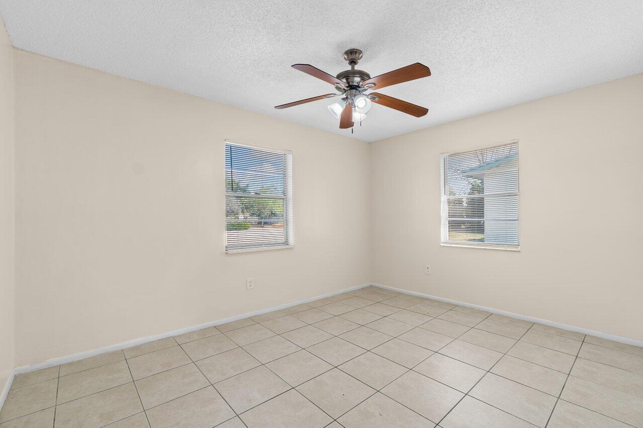 4762 Gulfstream Road Lake Worth, FL 33461 - Photo 11 of 20 012-4762GulfstreamRoad-LakeWorthBeach-FL