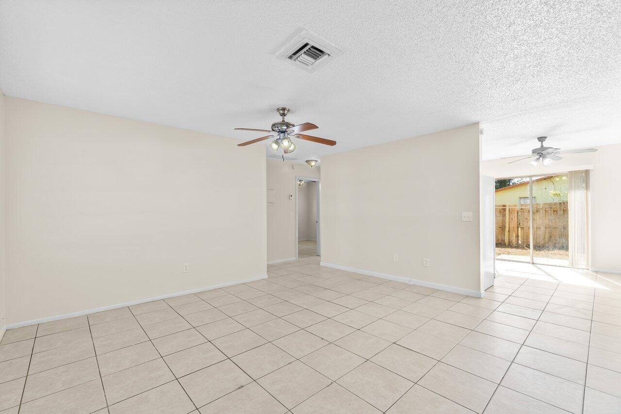 4762 Gulfstream Road Lake Worth, FL 33461 - Photo 17 of 20 004-4762GulfstreamRoad-LakeWorthBeach-FL