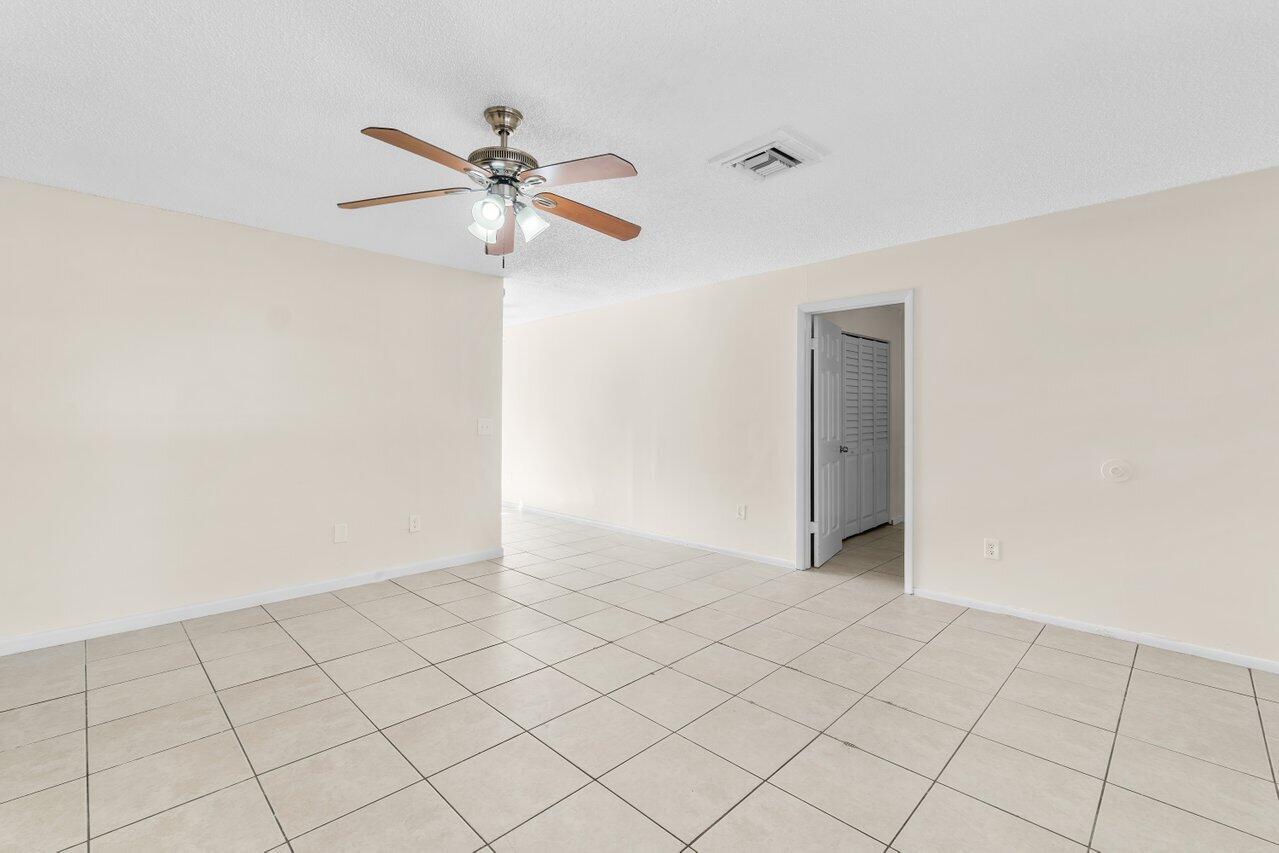 4762 Gulfstream Road Lake Worth, FL 33461 - Photo 18 of 20 005-4762GulfstreamRoad-LakeWorthBeach-FL