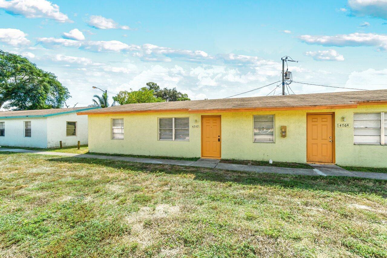 4762 Gulfstream Road Lake Worth, FL 33461 - Photo 2 of 20 002-4762GulfstreamRoad-LakeWorthBeach-FL