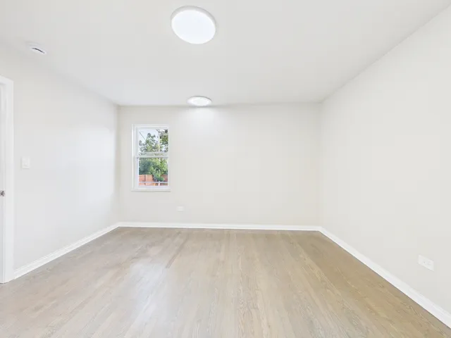 $380,000 | 2719 West 94th Street, Evergreen Park, IL 60805