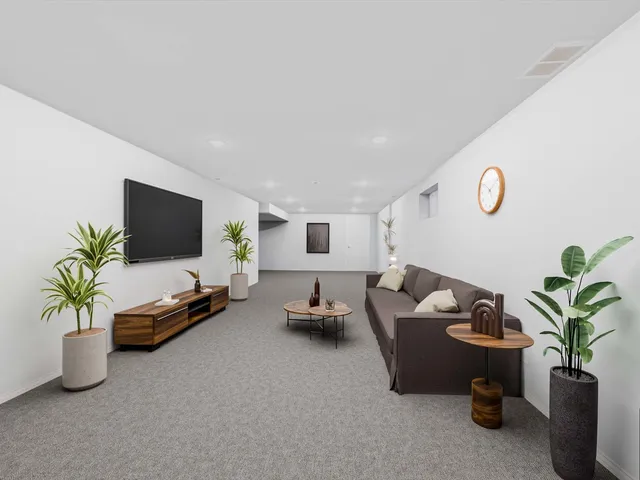 $380,000 | 2719 West 94th Street, Evergreen Park, IL 60805