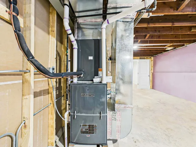 $380,000 | 2719 West 94th Street, Evergreen Park, IL 60805