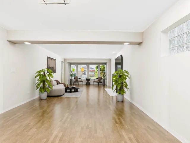 $380,000 | 2719 West 94th Street, Evergreen Park, IL 60805