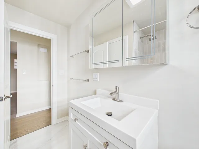 $380,000 | 2719 West 94th Street, Evergreen Park, IL 60805