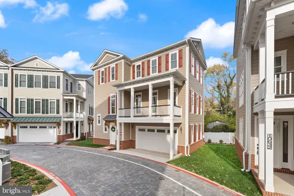 $1,019,900 | 10634 Pocket Place, Fairfax, VA 22030