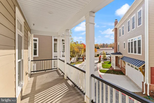 $1,019,900 | 10634 Pocket Place, Fairfax, VA 22030