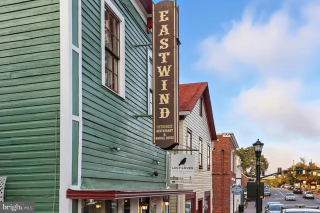 $1,019,900 | 10634 Pocket Place, Fairfax, VA 22030