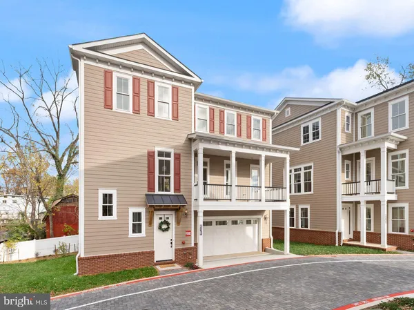 $1,019,900 | 10634 Pocket Place, Fairfax, VA 22030