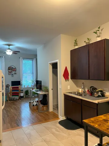 $1,695 | 1532 West 18th Place, Unit 1F, Chicago, IL 60608