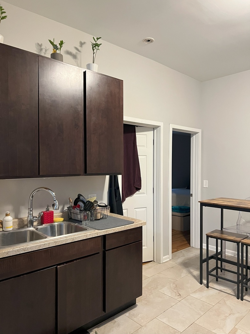 1532 West 18th Place, Unit 1F Chicago, IL 60608 - Photo 6 of 14