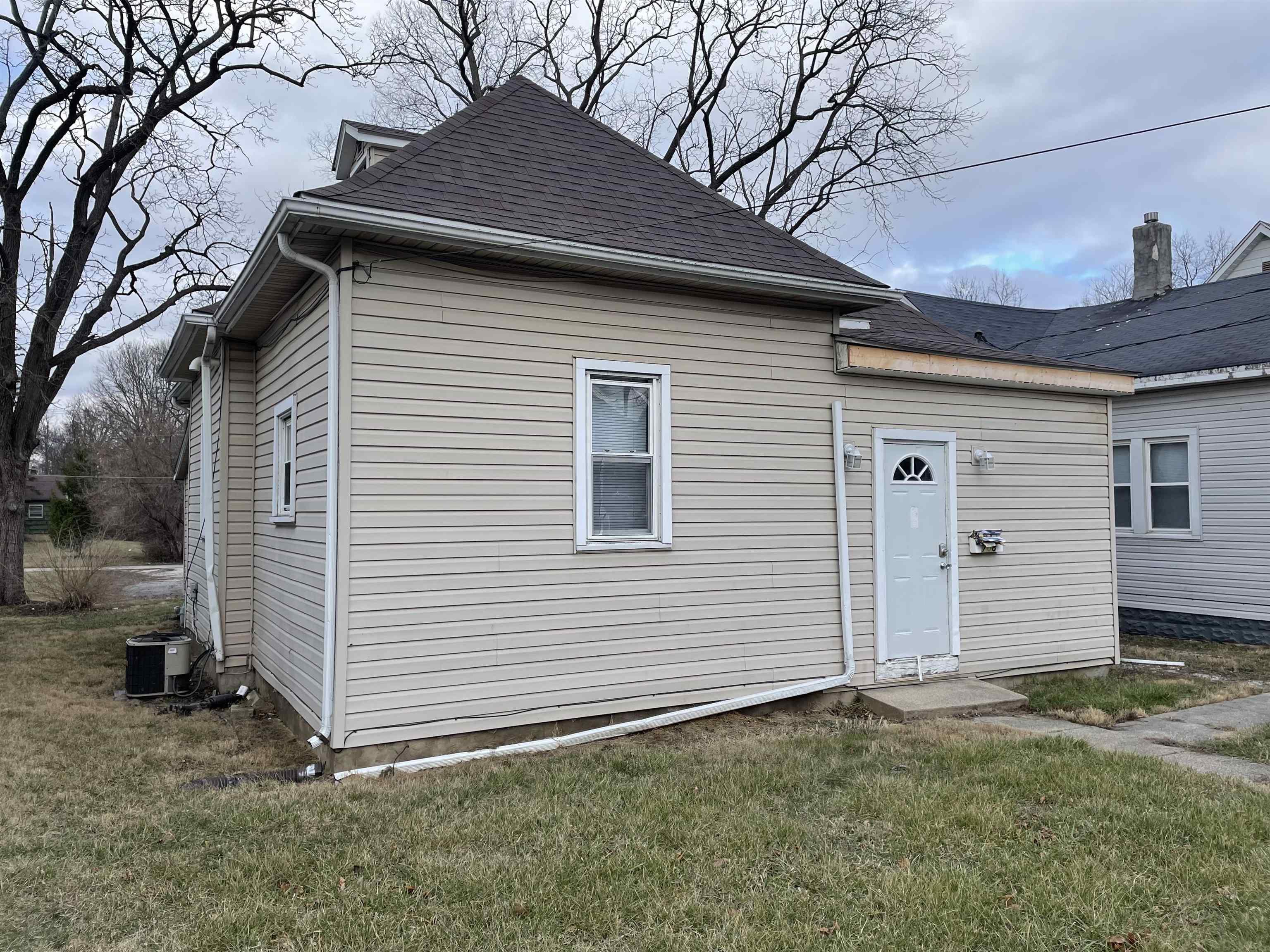 708 West Queen Street, Muncie, IN 47303 Compass