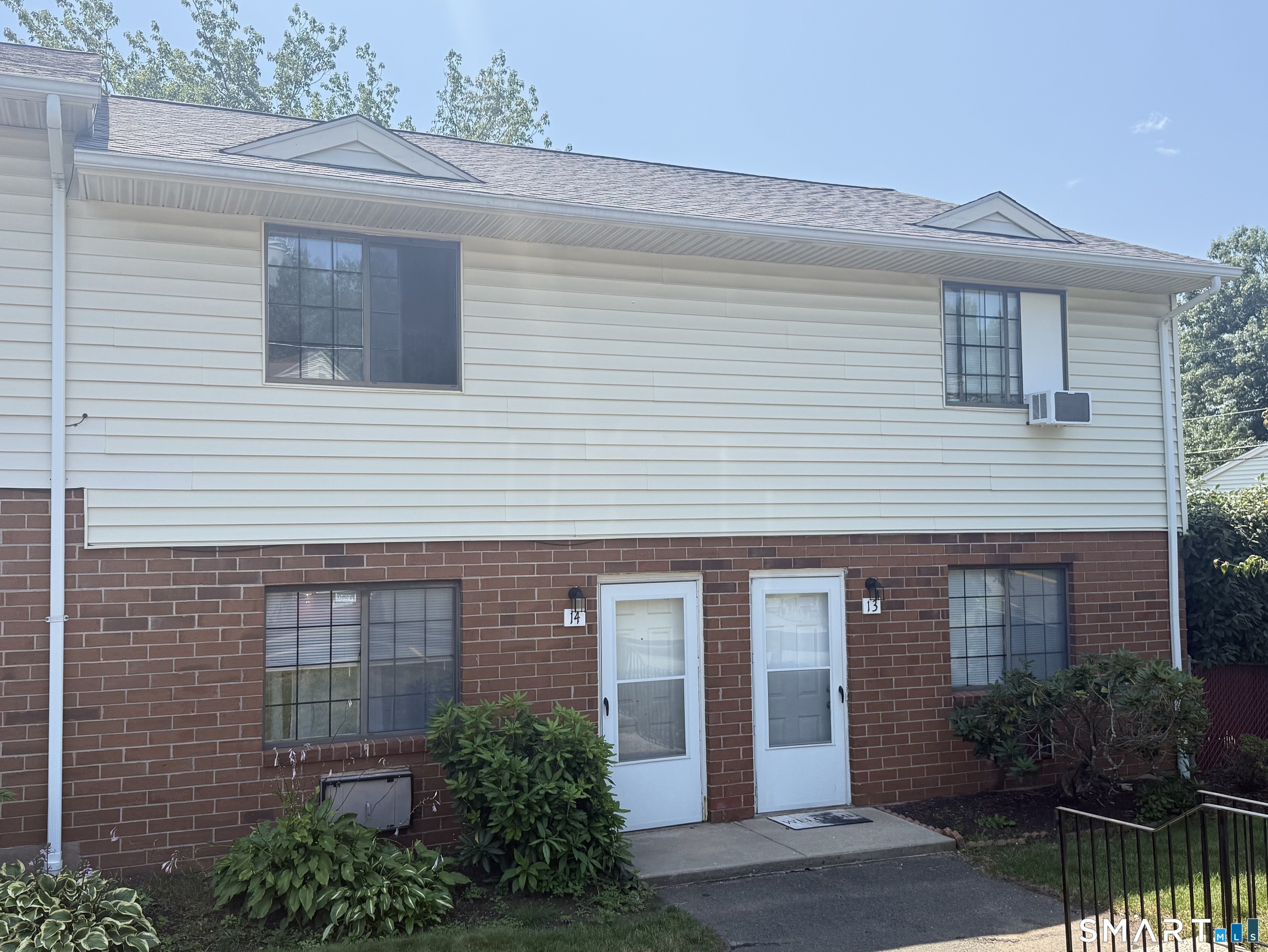 499 Scott Road, Unit 14 Waterbury, CT 06705 - Photo 1 of 15