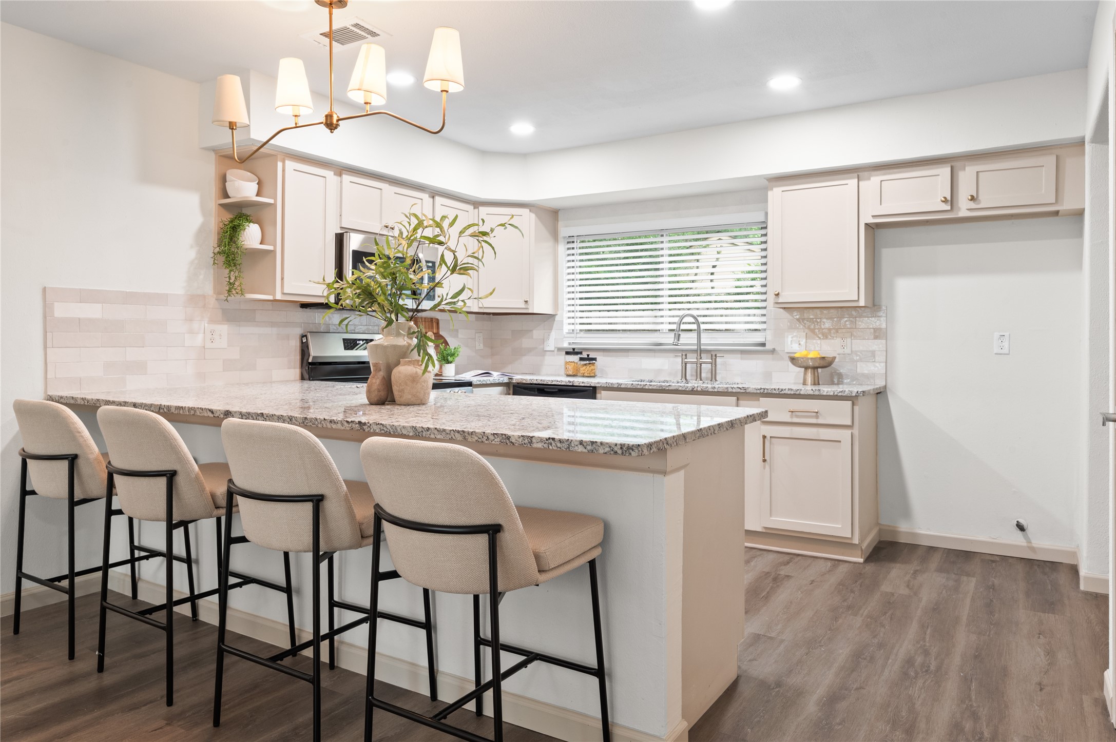 7 South Cypress Pine Drive The Woodlands, TX 77381 - Photo 6 of 19