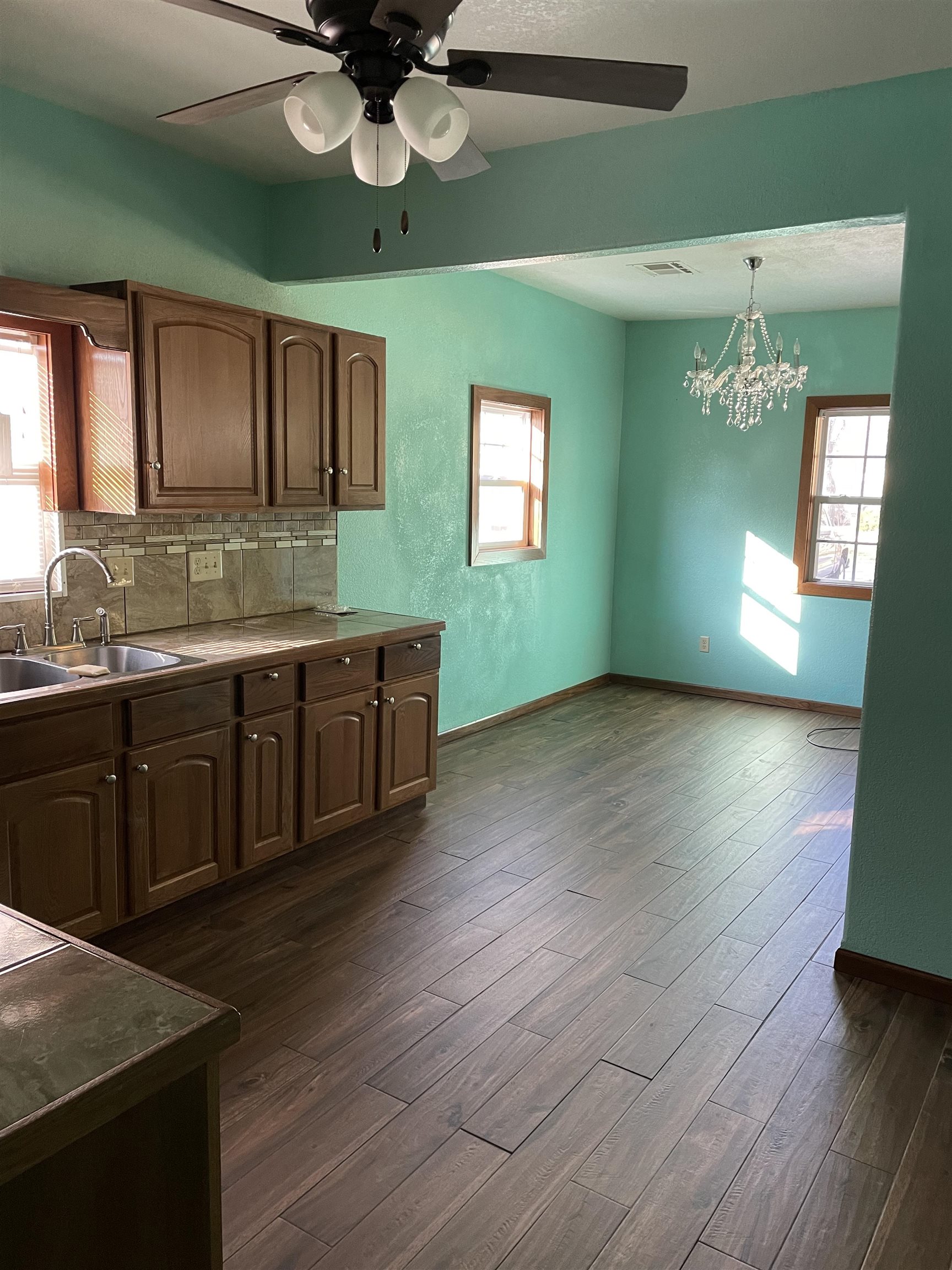 1112 North Sheridan Street Wichita, KS 67203 - Photo 6 of 24