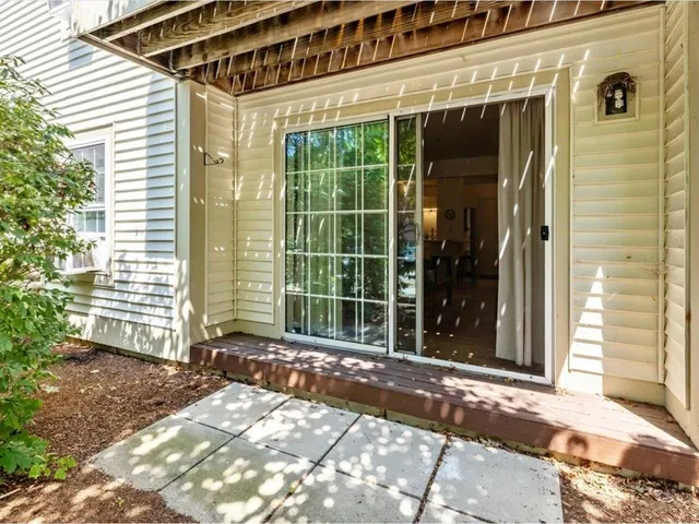 $235,000 | 5 Hildred Drive, Burlington, VT 05401