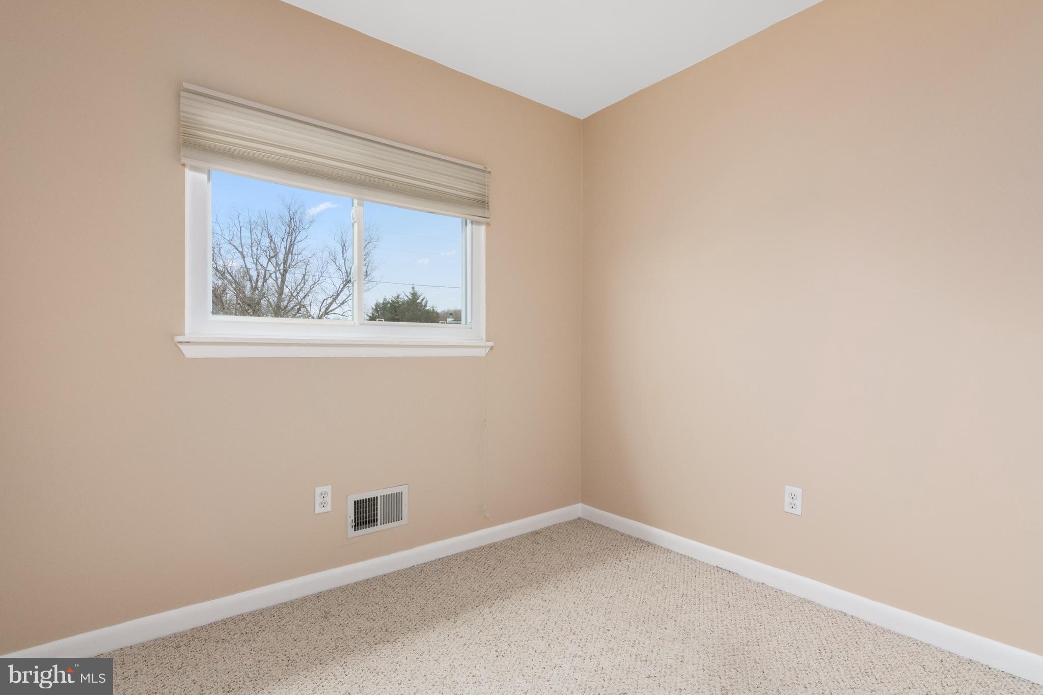 105 Bar Harbor Road Pasadena, MD 21122 - Photo 17 of 30 Bedroom