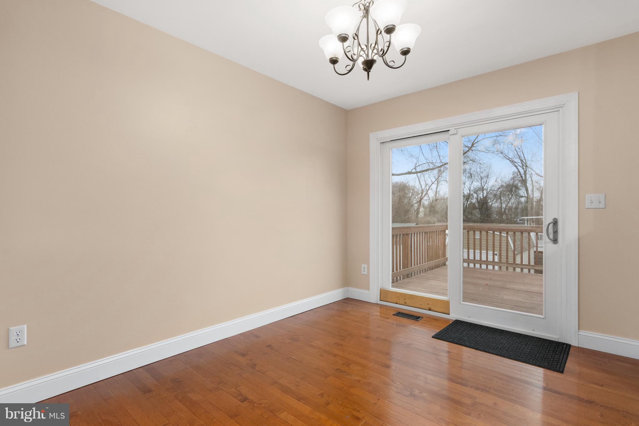 105 Bar Harbor Road Pasadena, MD 21122 - Photo 6 of 30 Dining Room