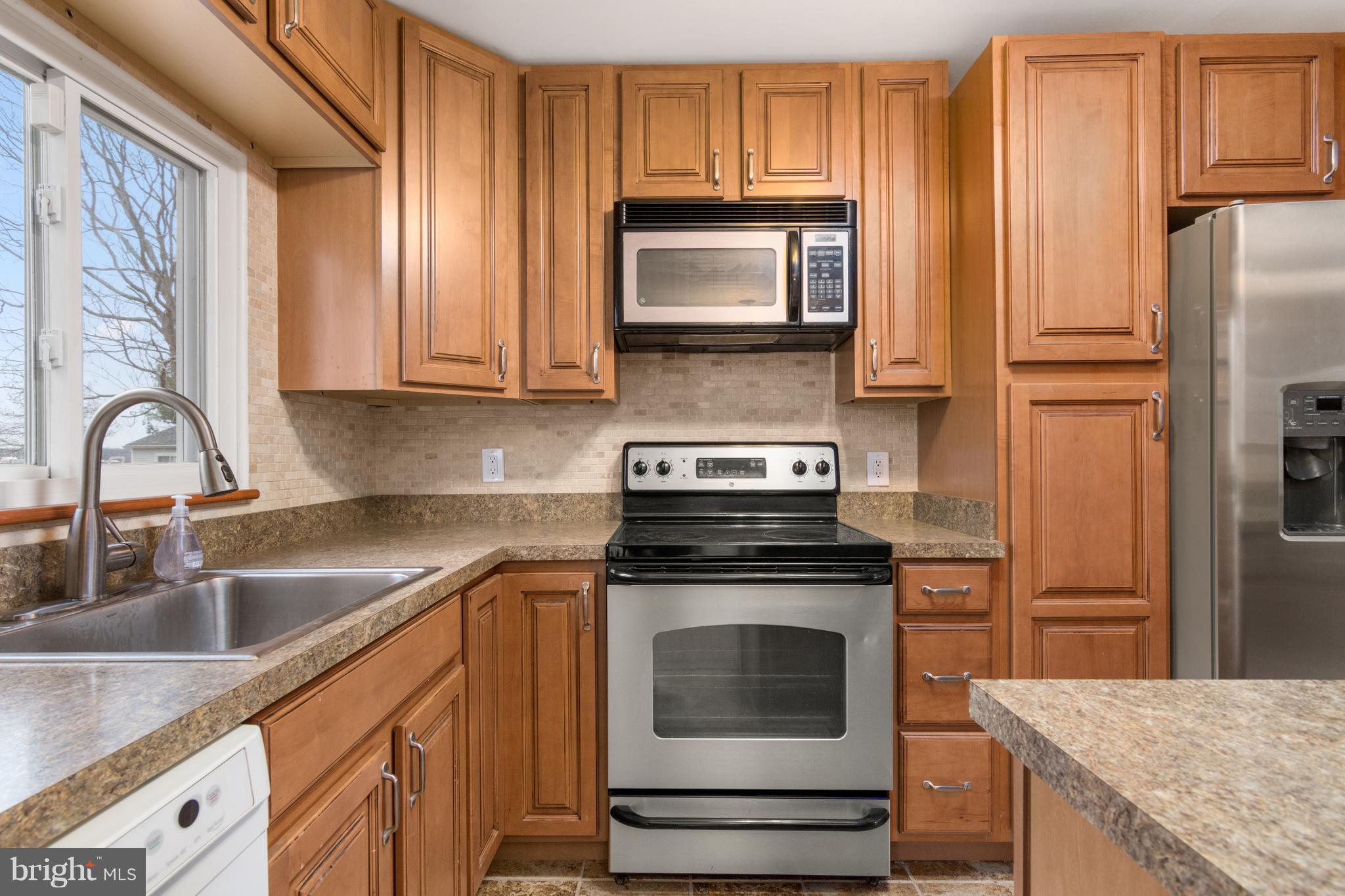 105 Bar Harbor Road Pasadena, MD 21122 - Photo 9 of 30 Kitchen