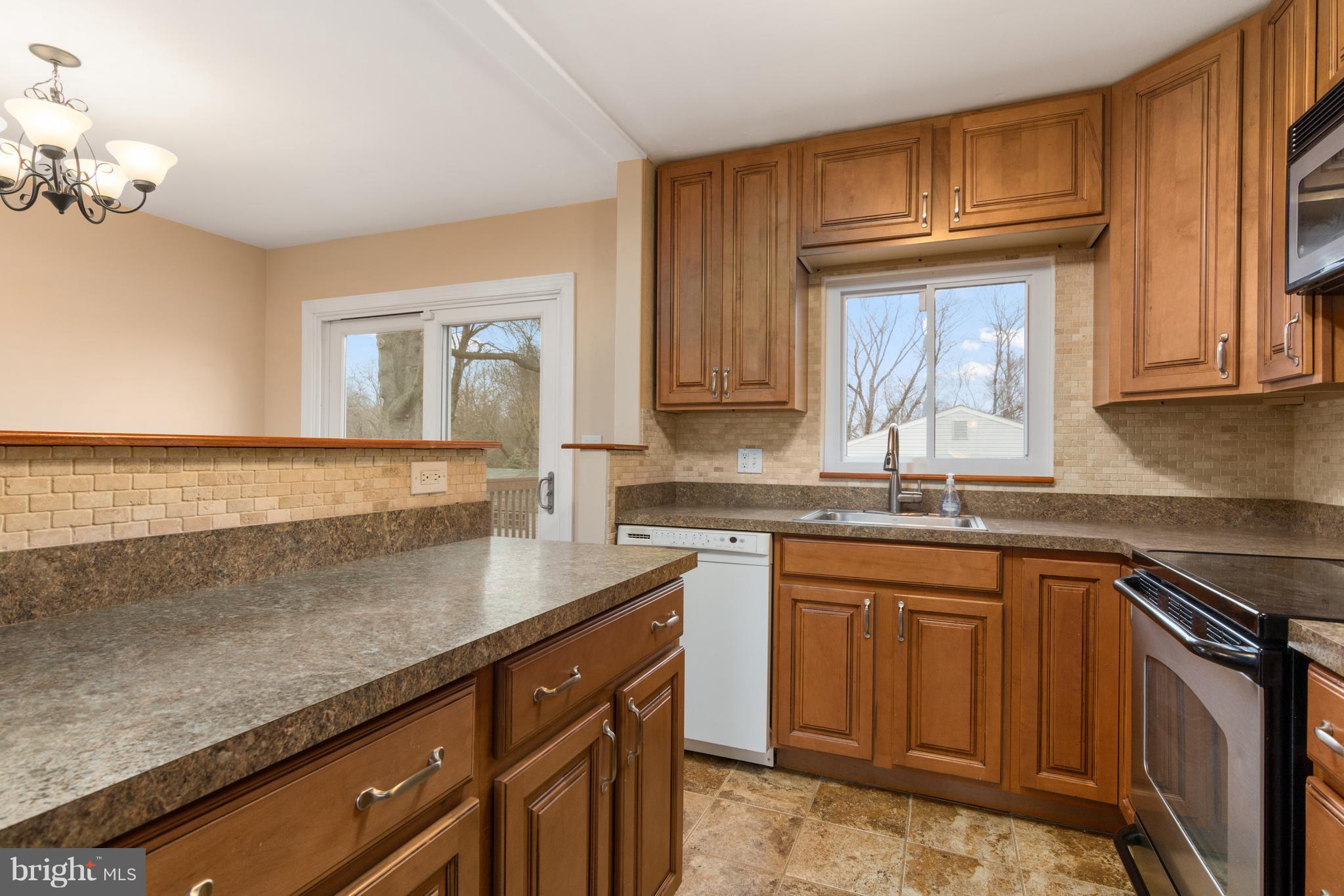 105 Bar Harbor Road Pasadena, MD 21122 - Photo 10 of 30 Kitchen