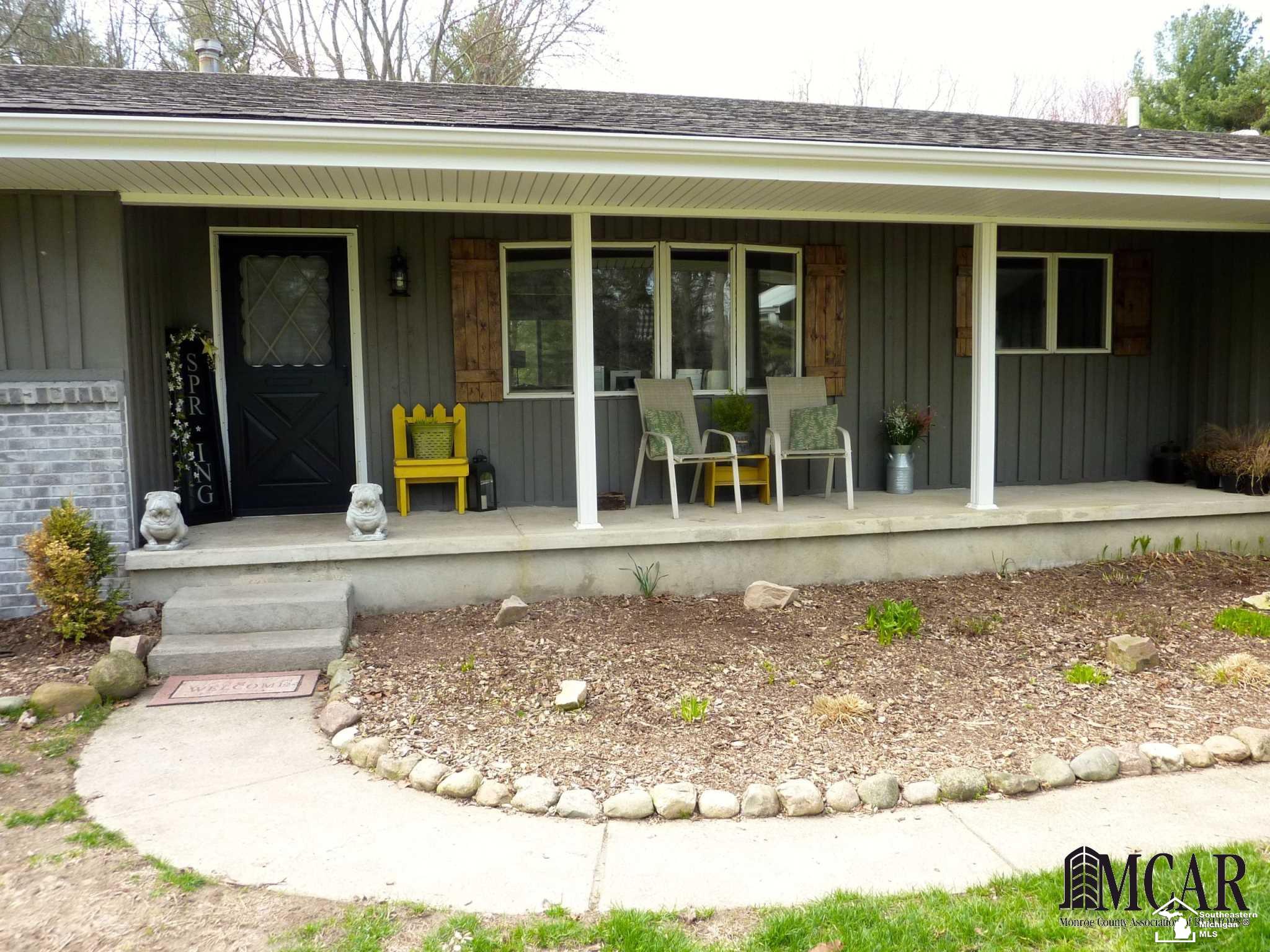 15655 Albain Road Petersburg, MI 49270 - Photo 23 of 32 Front Porch