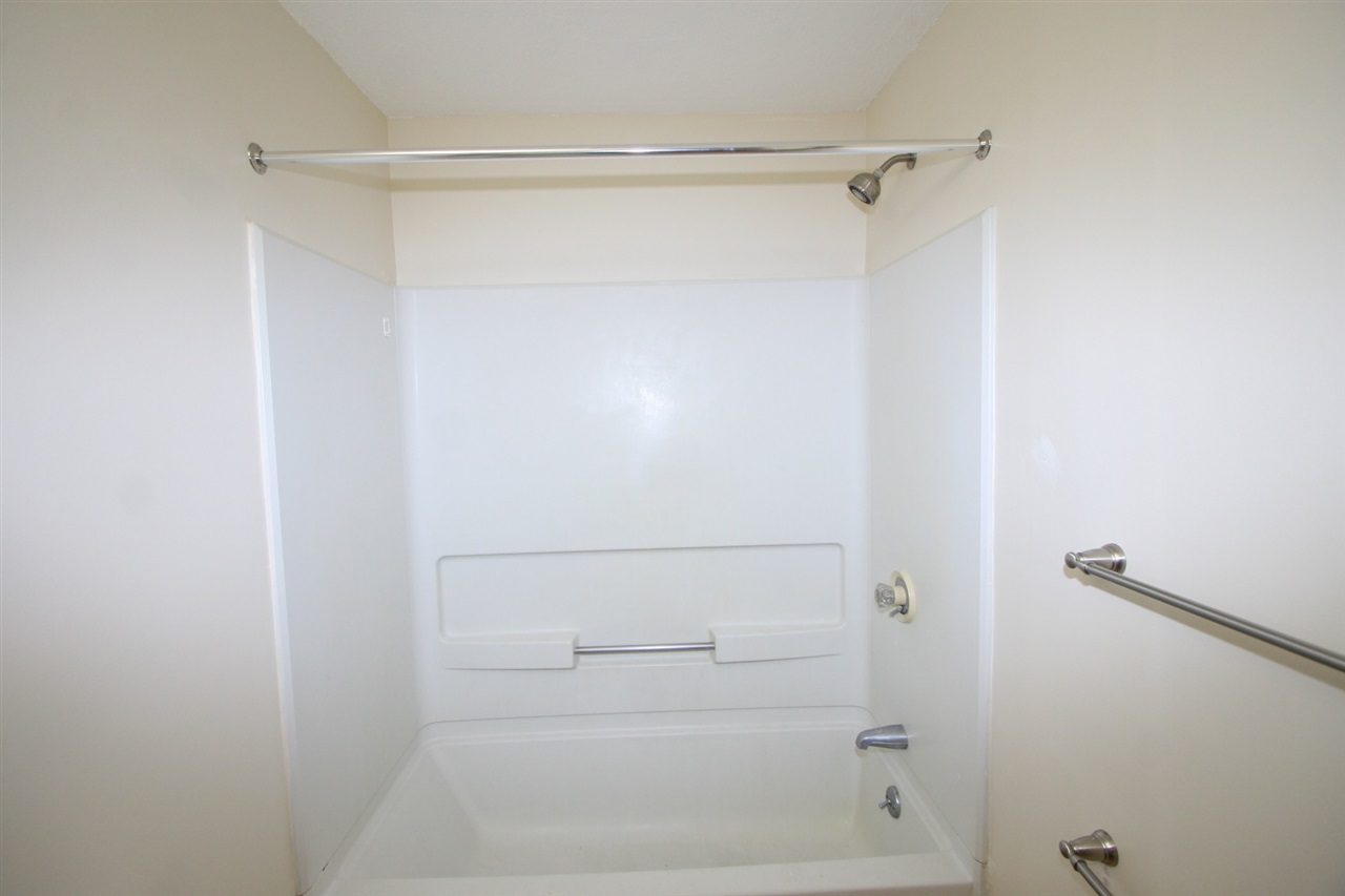 99 Woodland Rochester, NH 03868 - Photo 3 of 28 Gallery Image 3