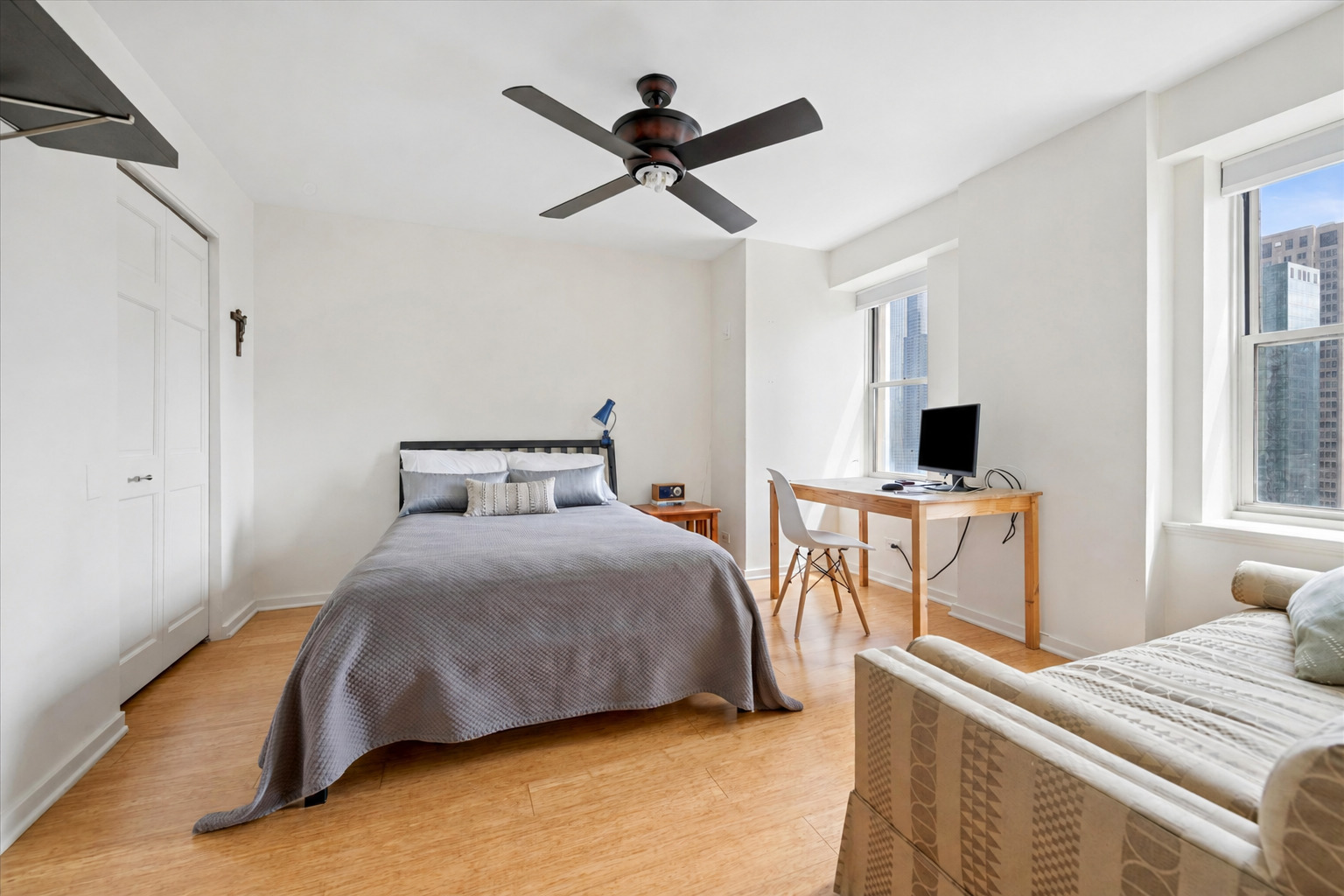 40 East 9th Street, Unit 1616 Chicago, IL 60605 - Photo 19 of 33