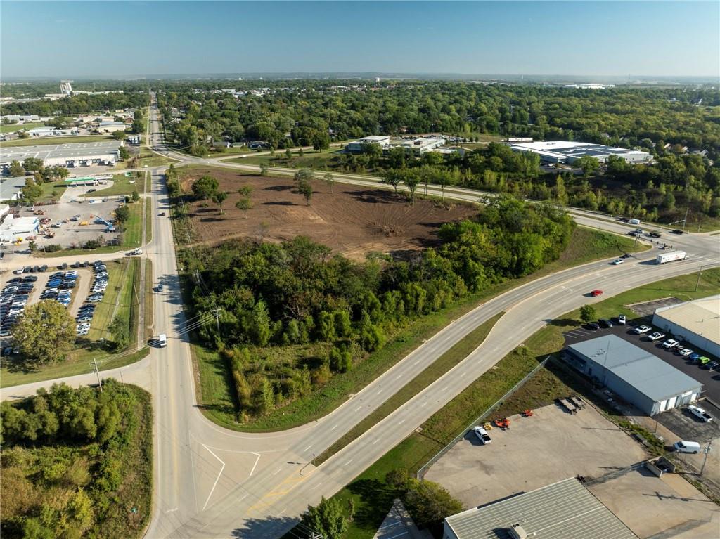 2900-2905 Haskell Lane Lawrence, KS 66046 - Photo 11 of 36