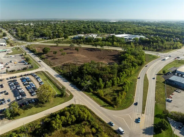 $2,200,000 | 2900-2905 Haskell Lane, Lawrence, KS 66046