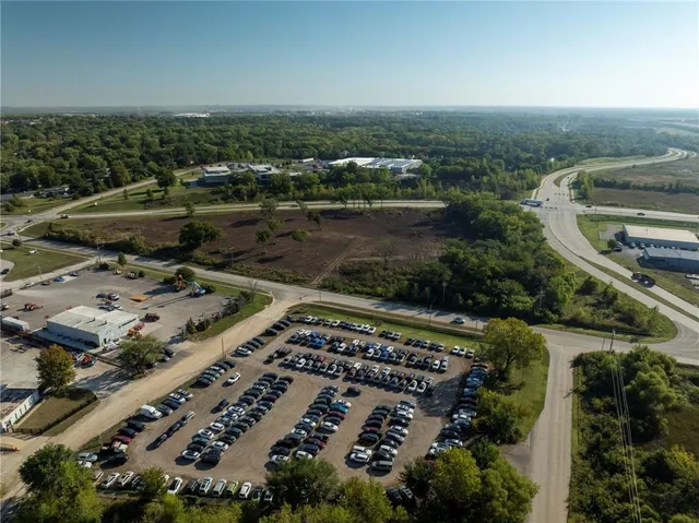 $2,200,000 | 2900-2905 Haskell Lane, Lawrence, KS 66046