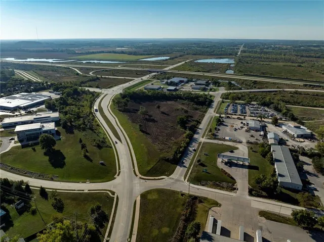 $2,200,000 | 2900-2905 Haskell Lane, Lawrence, KS 66046