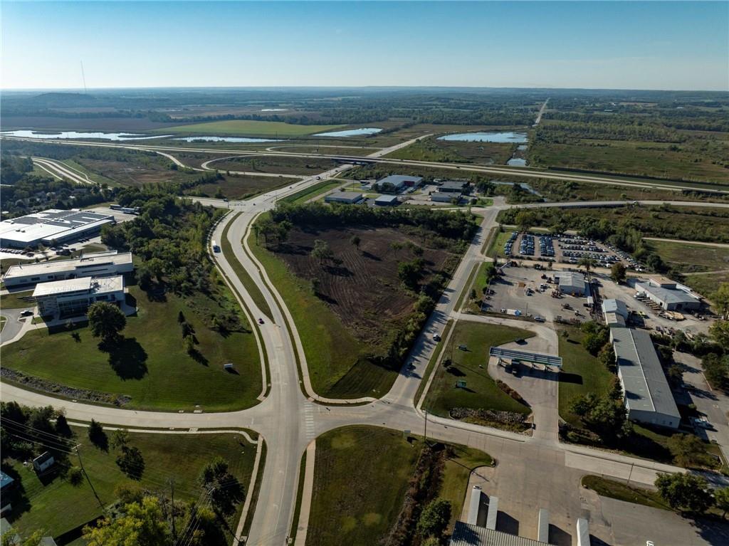 2900-2905 Haskell Lane Lawrence, KS 66046 - Photo 16 of 36