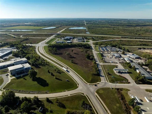 $2,200,000 | 2900-2905 Haskell Lane, Lawrence, KS 66046