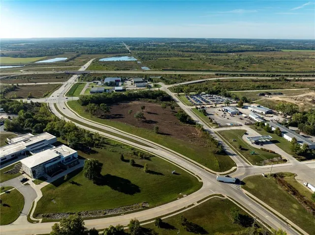 $2,200,000 | 2900-2905 Haskell Lane, Lawrence, KS 66046