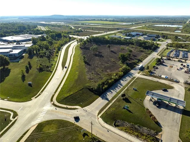 $2,200,000 | 2900-2905 Haskell Lane, Lawrence, KS 66046