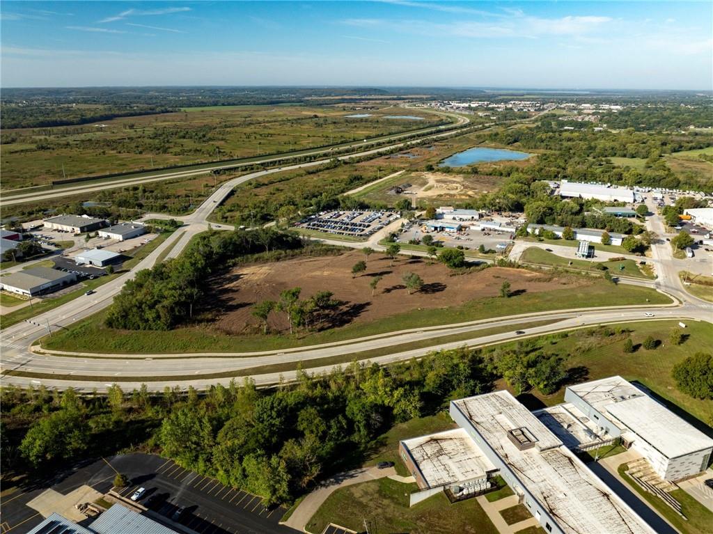 2900-2905 Haskell Lane Lawrence, KS 66046 - Photo 21 of 36