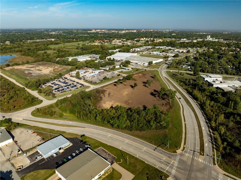 2900-2905 Haskell Lane Lawrence, KS 66046 - Photo 24 of 36