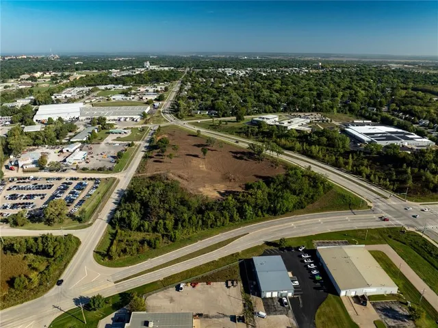 $2,200,000 | 2900-2905 Haskell Lane, Lawrence, KS 66046