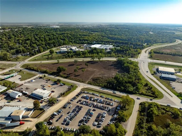 $2,200,000 | 2900-2905 Haskell Lane, Lawrence, KS 66046