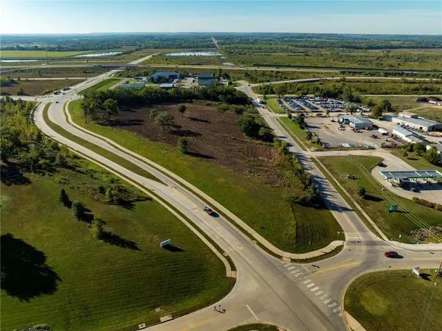 $2,200,000 | 2900-2905 Haskell Lane, Lawrence, KS 66046