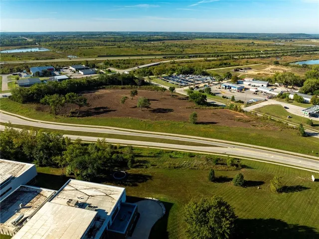 $2,200,000 | 2900-2905 Haskell Lane, Lawrence, KS 66046