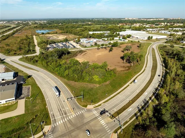 $2,200,000 | 2900-2905 Haskell Lane, Lawrence, KS 66046