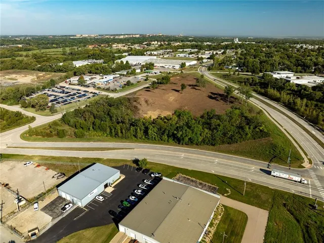 $2,200,000 | 2900-2905 Haskell Lane, Lawrence, KS 66046