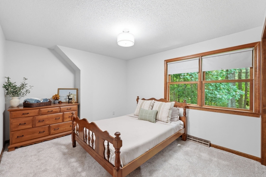 471 Porter Road East Longmeadow, MA 01028 - Photo 21 of 31 Gallery Image 21