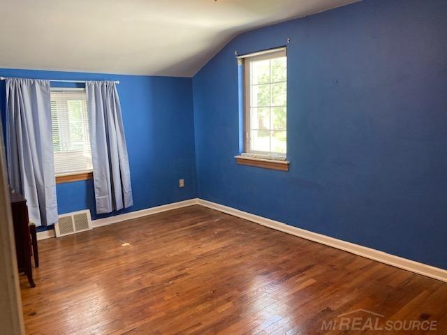 8641 Harding Street Center Line, MI 48015 - Photo 16 of 31