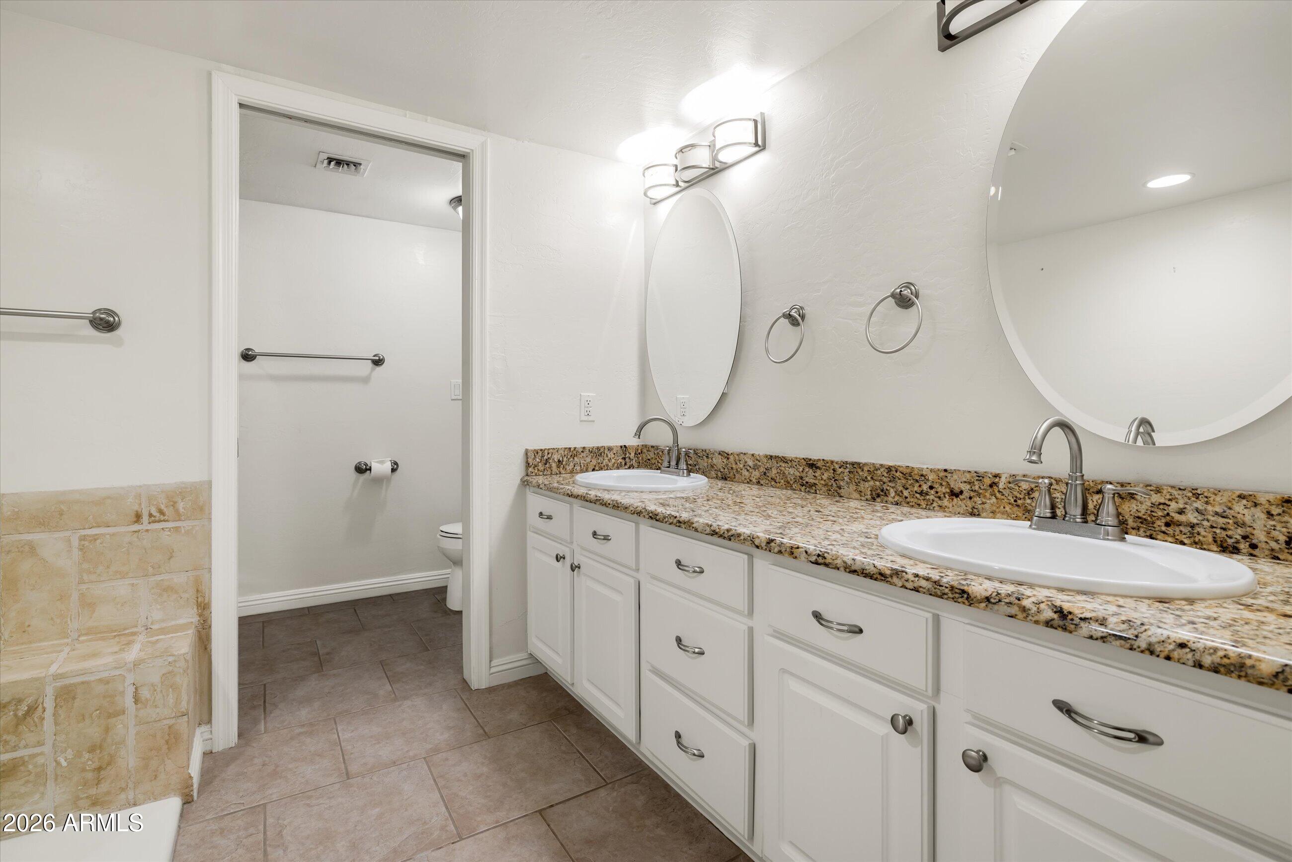 4446 East Camelback Road, Unit 103 Phoenix, AZ 85018 - Photo 17 of 30 26-4446 E Camelback Rd #103, Phoenix, AZ