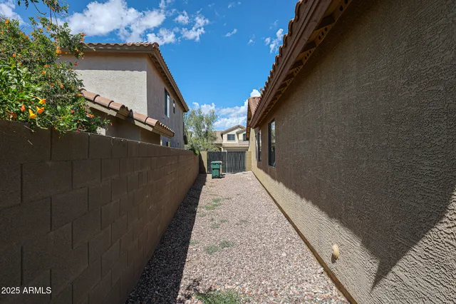 a view of a pathway of a house
